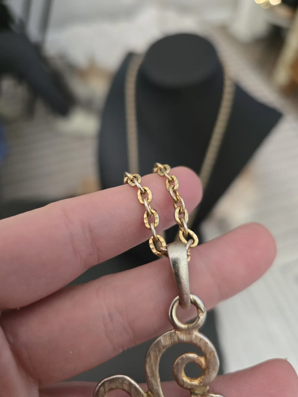 Vintage 1990s Casual Corner abstract scroll pendant necklace
